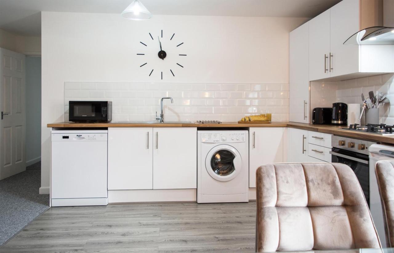 Golden Key Apartments Lillington  Bagian luar foto